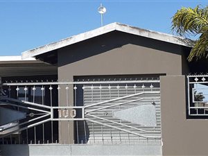 3 Bed House in Aquadene