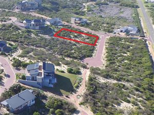 1057 m² Land available in Stilbaai