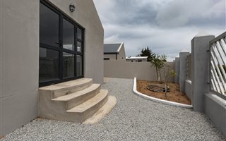 2 Bedroom Townhouse in Myburgh Park