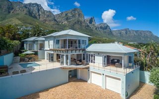 4 Bedroom House in Camps Bay