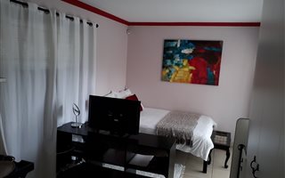 Bachelor apartment in Vredekloof East