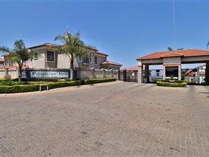 582 m² Land available in Rietvalleirand