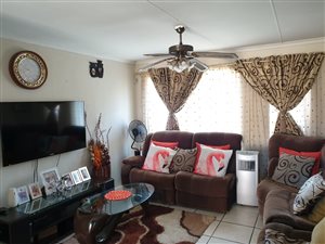 2 Bed Townhouse in Veld En Vlei