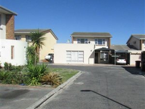 4 Bed Townhouse in Parow North