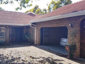 3 Bed House in Montana Park