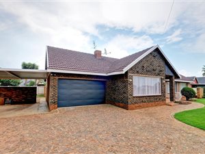 4 Bed House in Ontdekkers Park