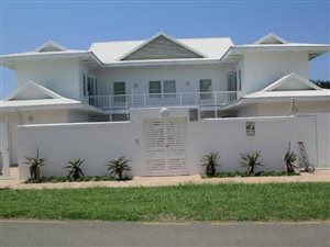 5 Bed House in Tinley Manor and surrounds
