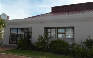 3 Bedroom House in Jeffreys Bay