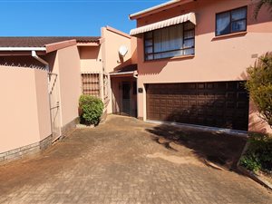 3 Bed Townhouse in Manaba