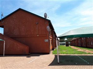 2 Bedroom Apartment in Krugersdorp Central