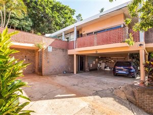 4 Bed House in Manor Gardens