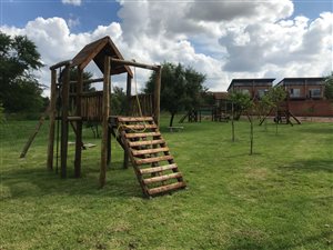 2 Bed Apartment in Silver Lakes