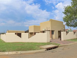 3 Bedroom House in Lenasia South