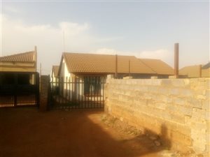 3 Bed House in Clayville