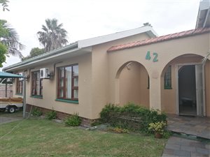 5 Bed House in Gonubie