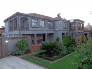4 Bed House in Centurion Golf Estate