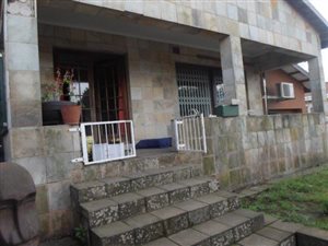 6 Bed House in Ashley