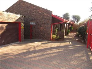3 Bed House in Laudium