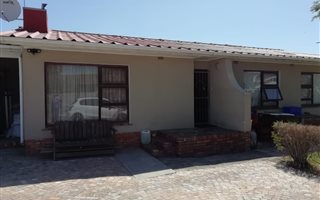 3 Bedroom House in Belmont Park