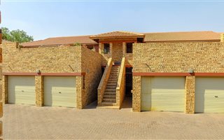 2 Bedroom Townhouse in Nimrod Park
