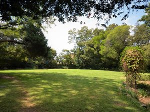 1800 m² Land available in Bryanston