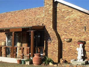 4 Bed House in Mackenzieville