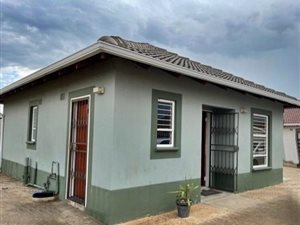 2 Bed House in Raceway