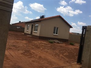 2 Bed House in Protea Glen