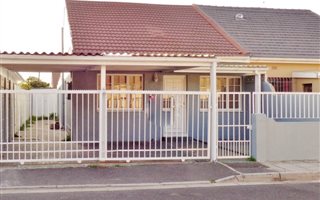 4 Bedroom House in Muizenberg