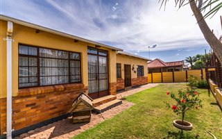 3 Bedroom House in Krugersdorp North