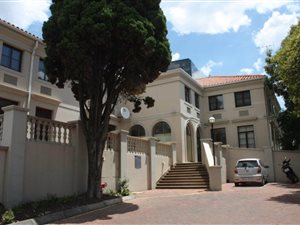 918 m² Office Space in Sandton CBD