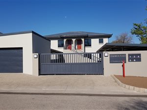 13 Bed House in Top Town
