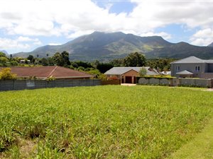 803 m² Land available in Bergsig
