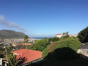 595 m² Land available in Fish Hoek