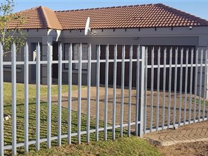 3 Bed Townhouse in Jackaroo Park