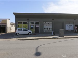 105 m² Retail Space in George Central