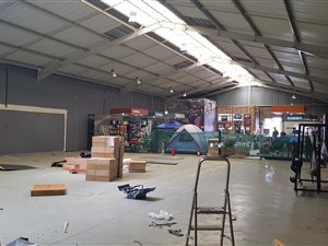 819 m² Industrial space in Rooihuiskraal