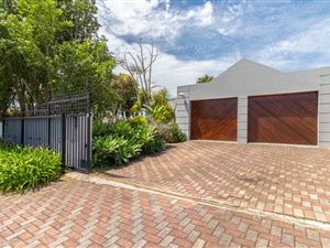 3 Bed House in Protea Valley