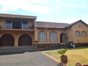 4 Bed House in Roodekrans