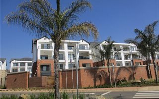 2 Bedroom Apartment in Hazeldean (Silverlakes Surroundings)