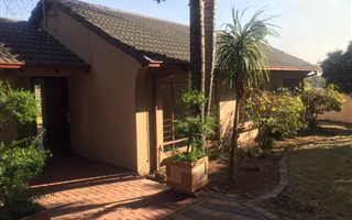 3 Bedroom House in Rooihuiskraal