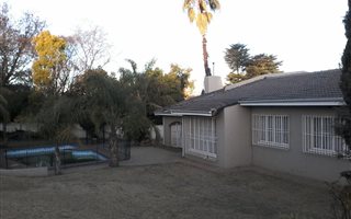 5 Bedroom House in Bramley