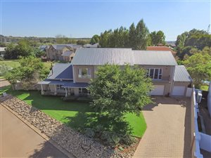 5 Bed House in Zwartkop Golf Estate