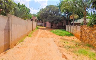 5 Bedroom House in Safari Gardens