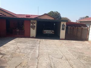 4 Bed House in Amajuba Park