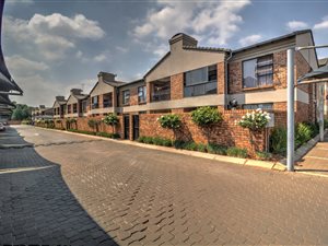 2 Bed Apartment in Ravenswood