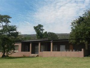23.2 ha Farm in Hekpoort