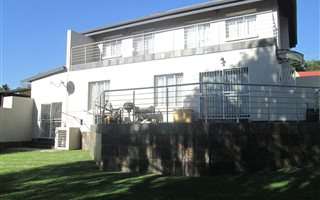 3 Bedroom Simplex in Val de Grace
