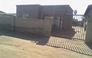 3 Bedroom House in Tsakane