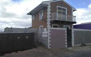 3 Bedroom House in New Macassar Village